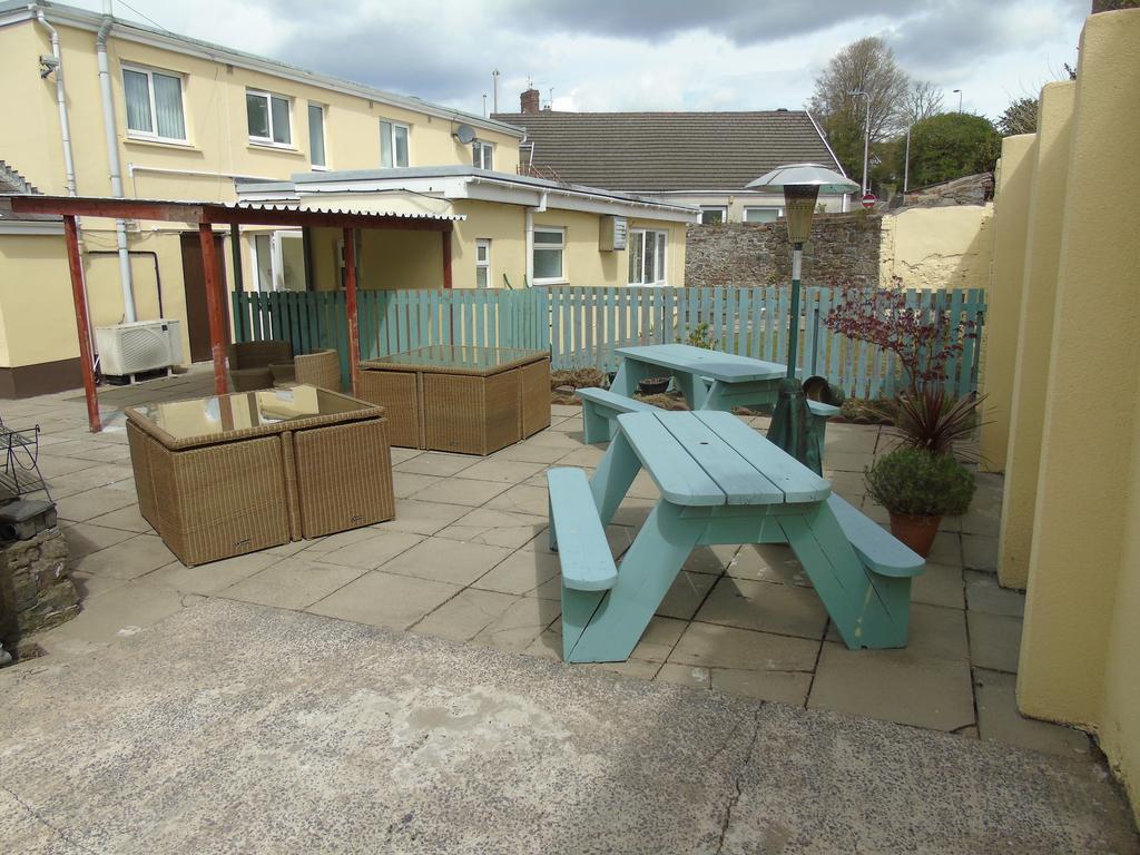 The Pembrey Country Inn Buitenkant foto