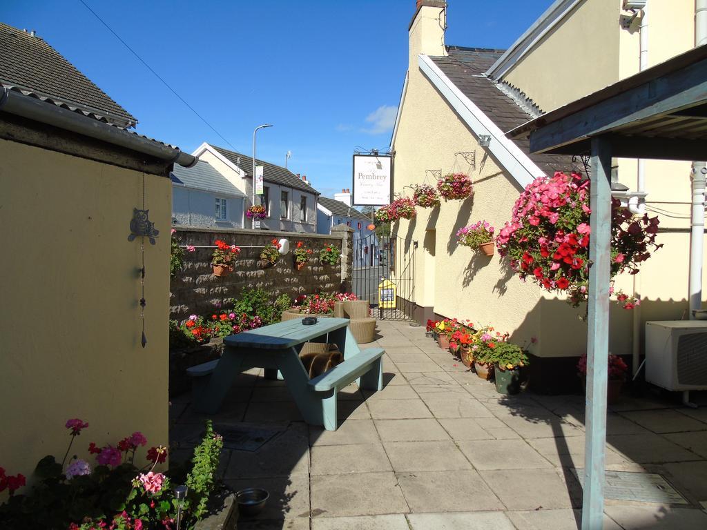 The Pembrey Country Inn Buitenkant foto