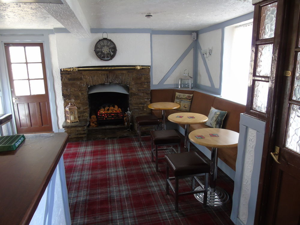 The Pembrey Country Inn Buitenkant foto